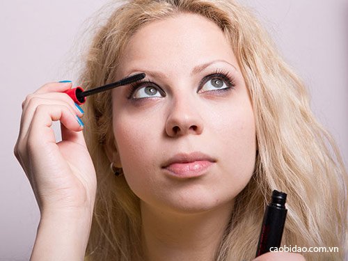 Đừng quên giữ độ ẩm cho lông mi khi ngủ Đừng quên giữ độ ẩm cho lông mi khi ngủ