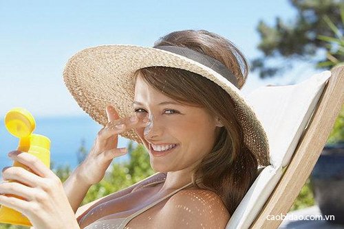 Không dùng kem chống nắng Không dùng kem chống nắng