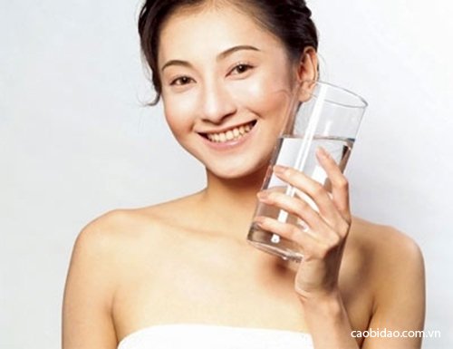Già đi vì làm đẹp không đúng cách Già đi vì làm đẹp không đúng cách