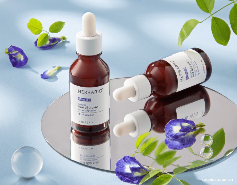Serum Hoa Đậu Biếc Boosted làm mờ vết thâm với thiết kế tối giản, tiện lợi và thân thiện với môi trường Serum Hoa Đậu Biếc Boosted làm mờ vết thâm với thiết kế tối giản, tiện lợi và thân thiện với môi trường